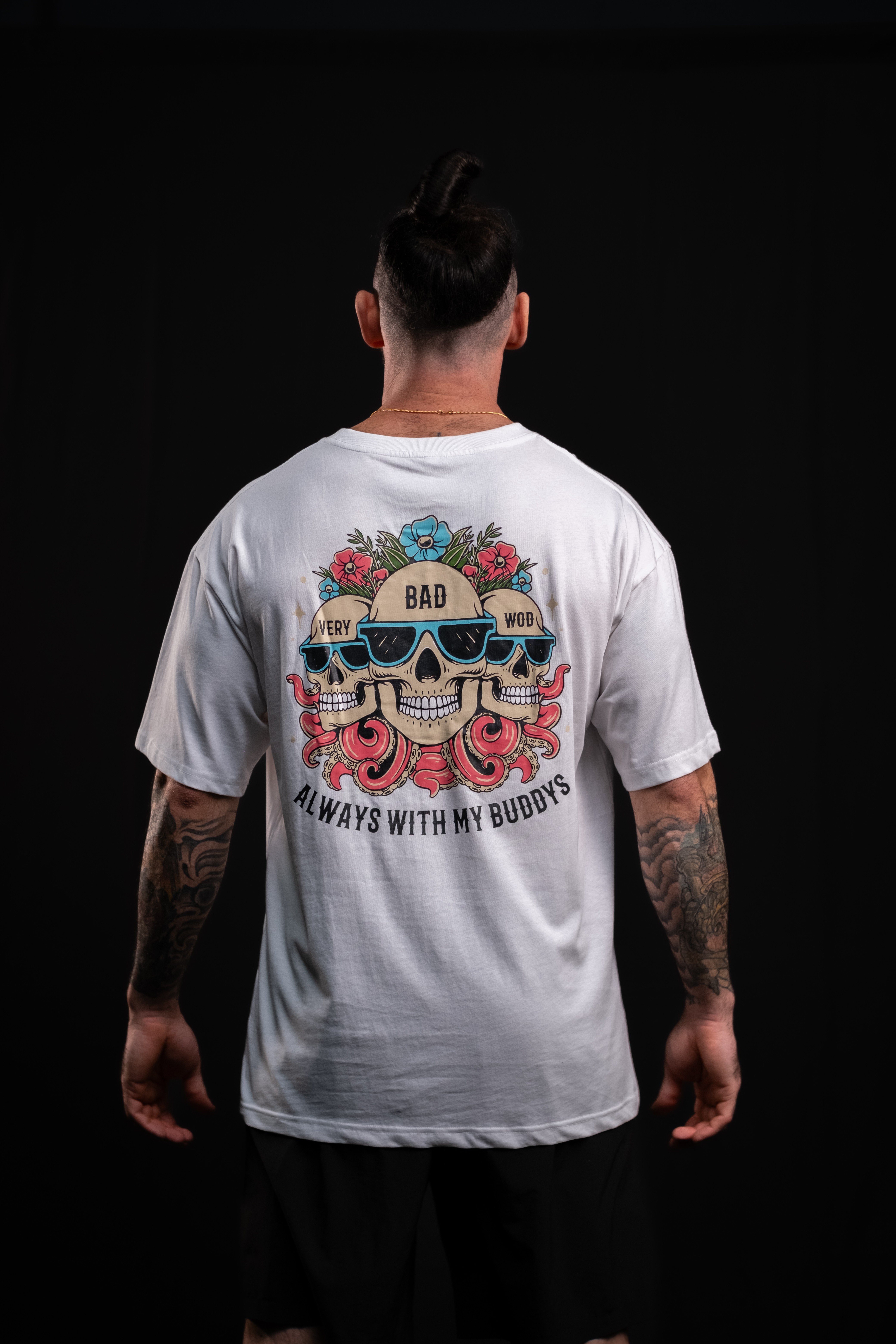 T-Shirt oversize unisexe blanc ALWAYS WITH MY BUDDYS | VERY BAD WOD — Blanc · Taille M