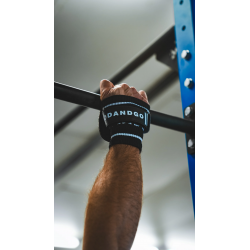 Wristbands WAG WODANDGO noir portés lors d’un WOD CrossFit®
