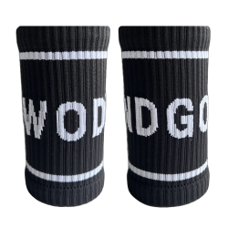 Wristbands WAG WODANDGO noir portés lors d’un WOD CrossFit®