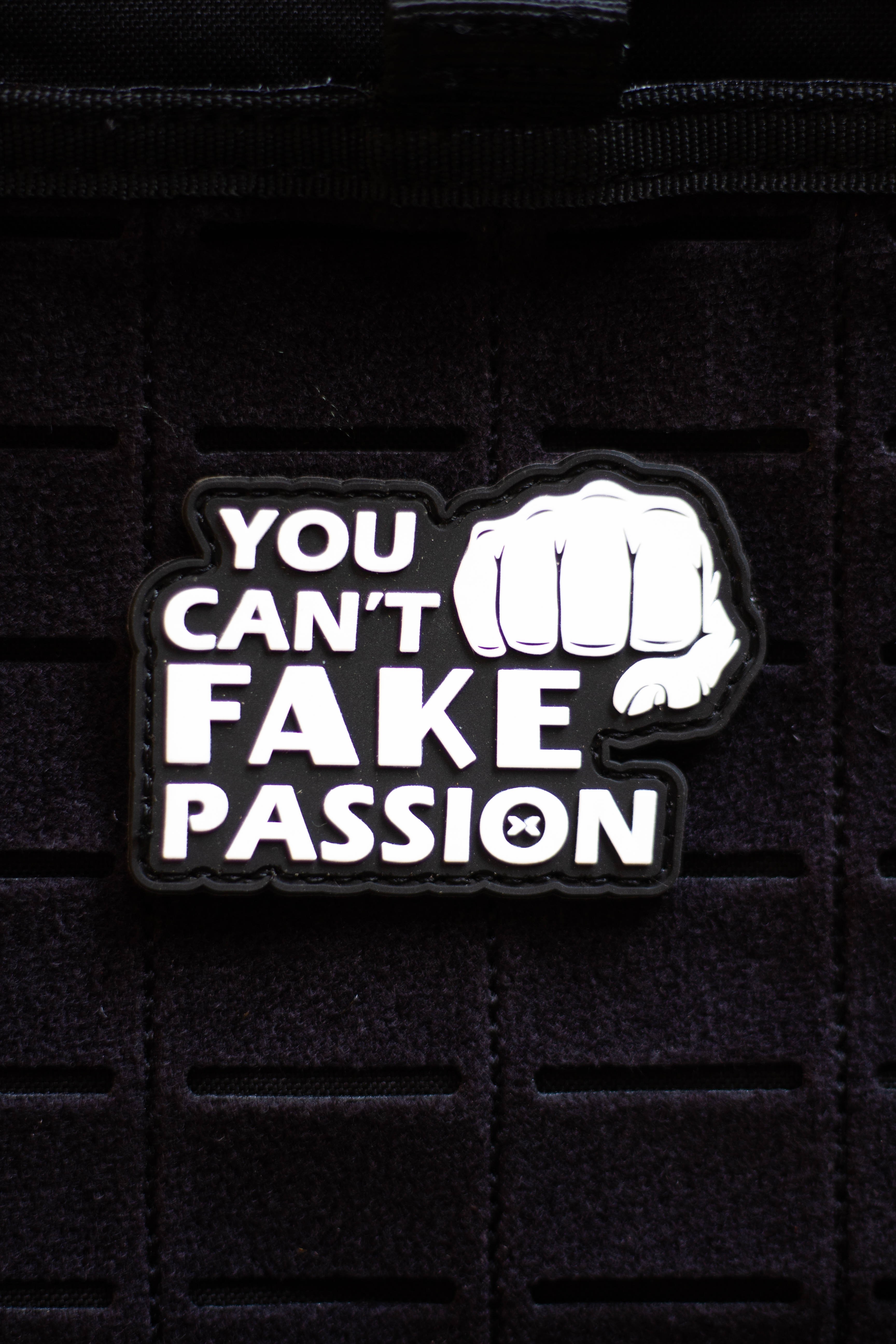Patch PVC 3D velcro YOU CAN'T FAKE YOUR PASSION | PICSIL — Noir · Taille TU